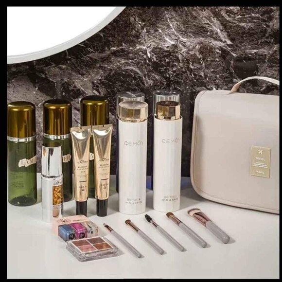 Makeup travel bag CA$20 - Picture 11 of 11